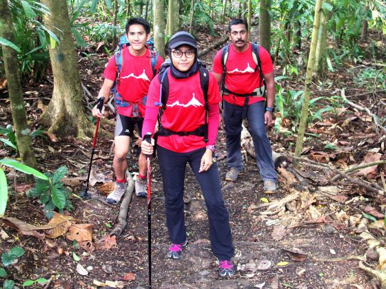 Three young Singaporeans comprising of Jeremy Tong, Nur Yusrina Ya’akob and Dr. Arjunan Sarvana Pillai will climb Mount Everest.