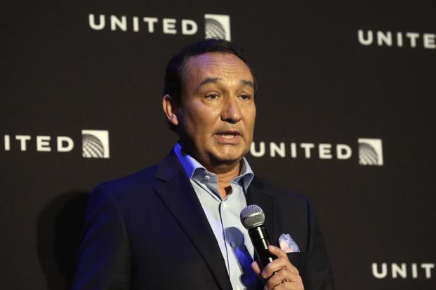 United Airlines CEO Oscar Munoz
