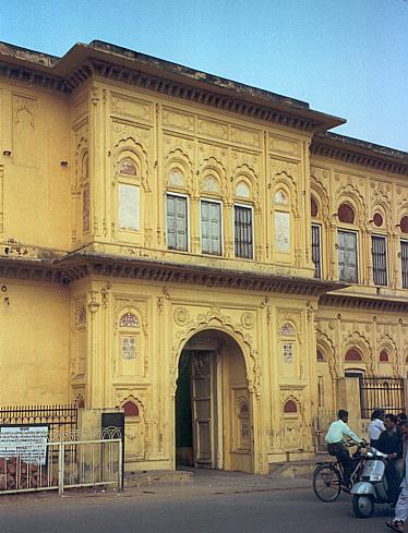 The entrance of the Rani Mahal.