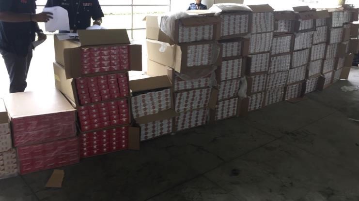 ICA seized 2,500 cartons of duty-unpaid cigarettes at Tuas checkpoint.