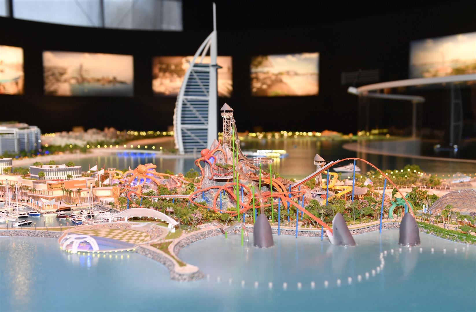 Each island will be built on either side of the Burj Al Arab.