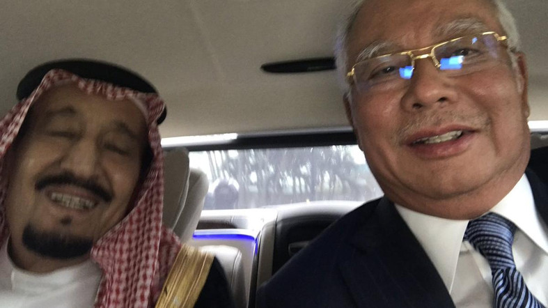 Najib and Saudi King taking a selfie together. Photo courtesy: Najib Twitter
