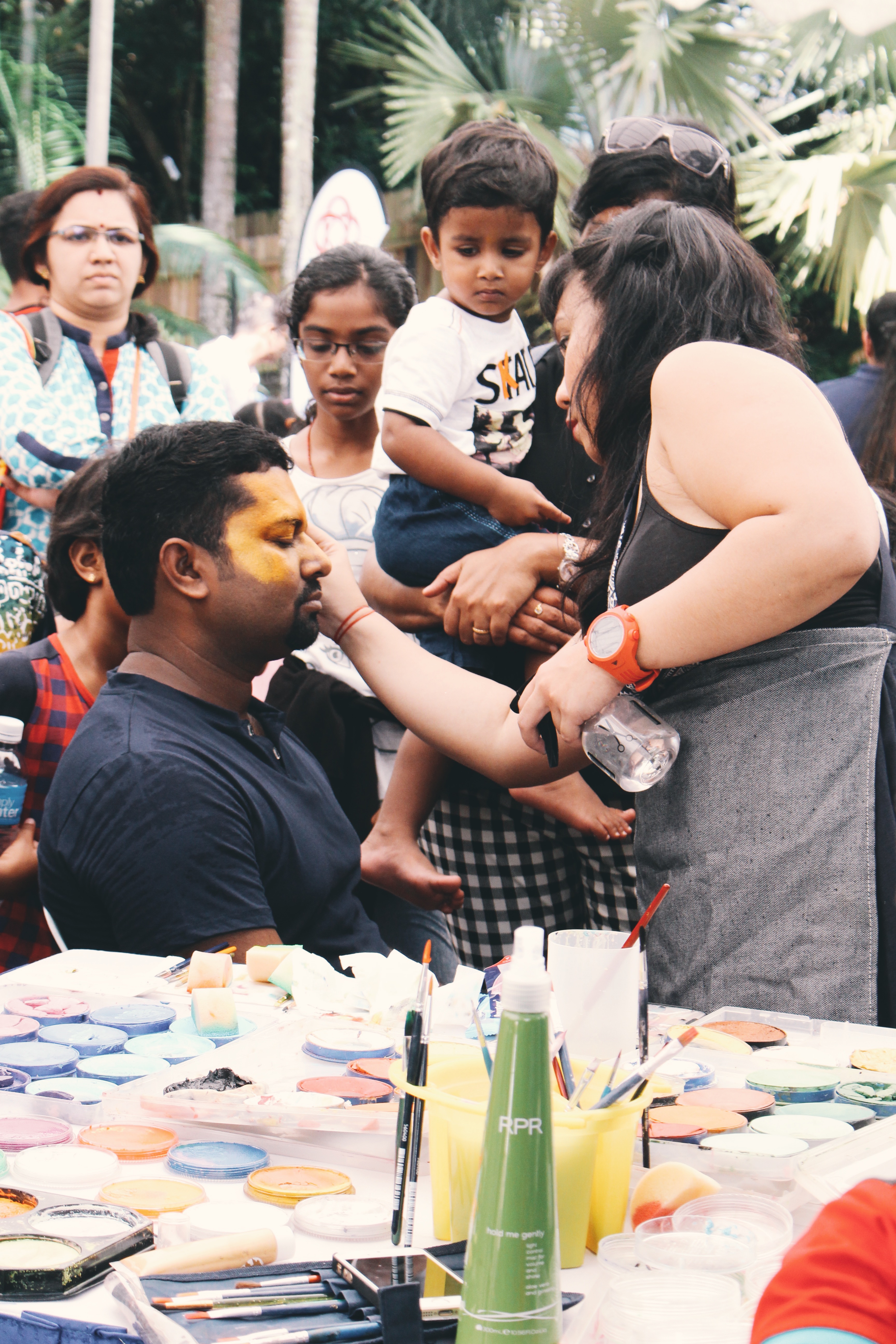 Face-painting. Photo: Connected to India