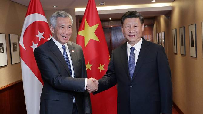 Prime Minister of Singapore Lee Hsien Loong meeting  Chinese President Xi Jinping in Hamburg ahead of the G-20 Leaders' Summit. 