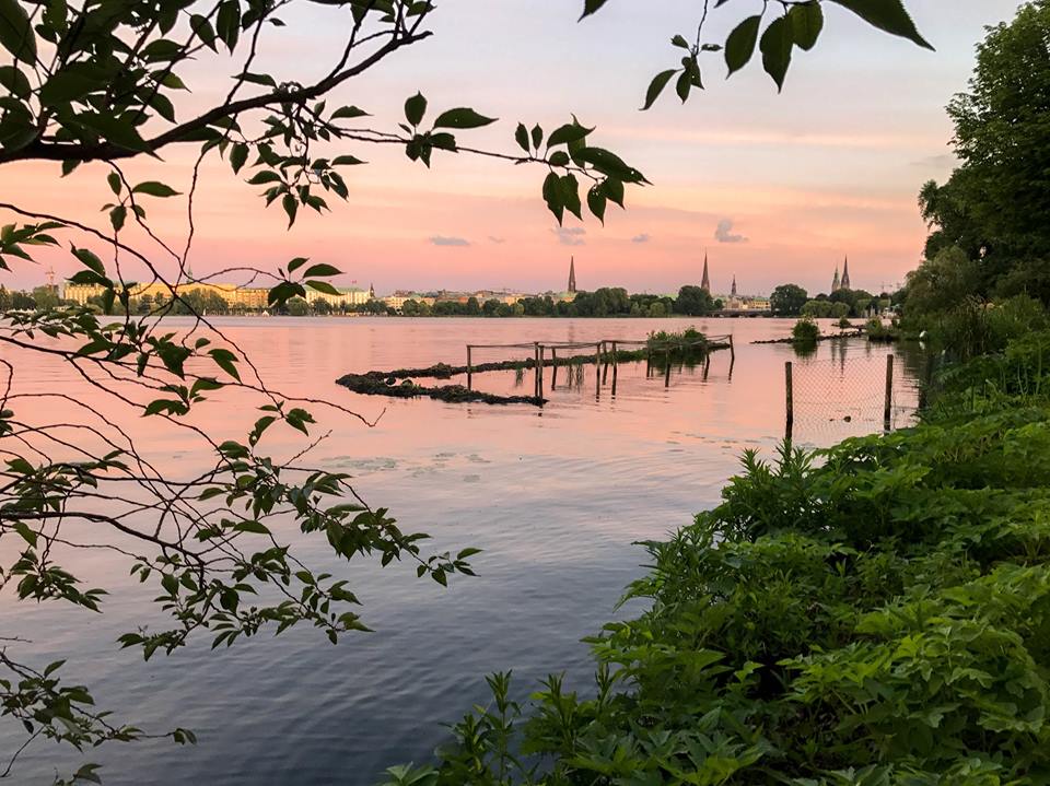 The golden hour at the Außenalster. Photo courtesy: Lee Hsien Loong