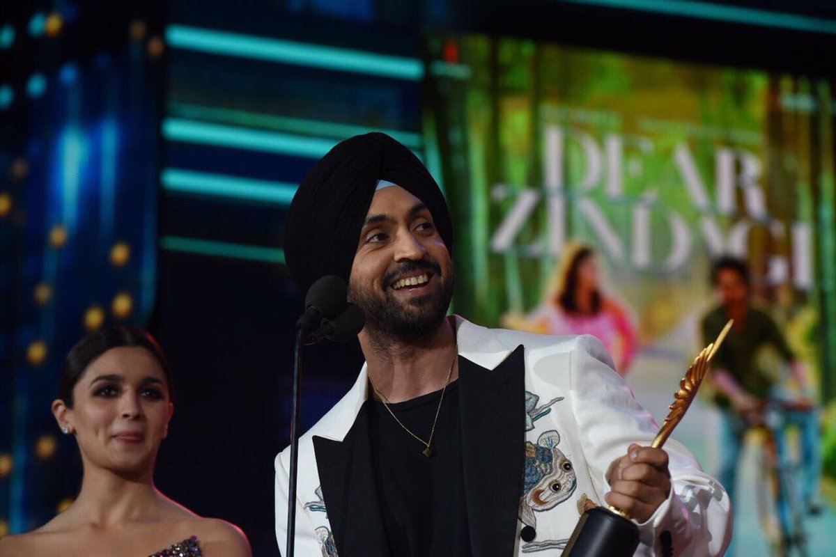 Diljit Dosanjh with his award.