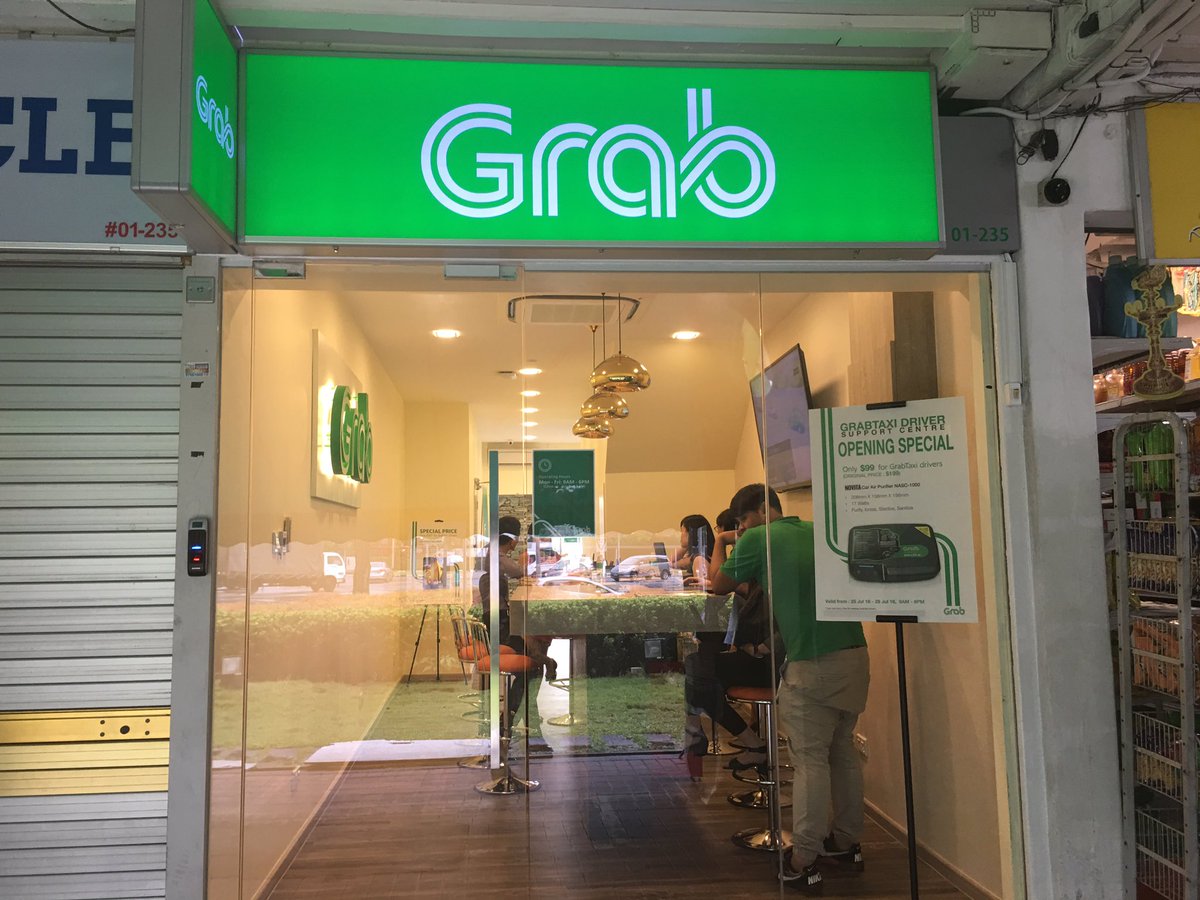 Customers can book Grab ride to the airport via the Singapore Airlines (SIA) mobile app in six South Asian countries including Singapore. Photo courtesy: Twitter