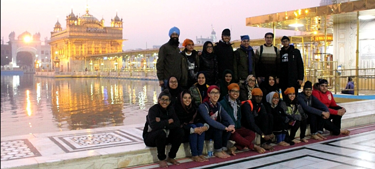 YSA volunteers also paid obeisance at the Golden Temple in Amritsar. 