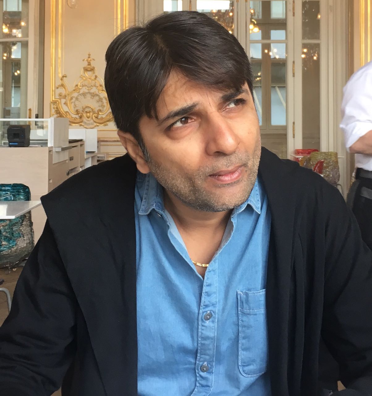 Director Vishal Mishra bags the ‘Best New Age Film Director’ Award at 10th Global Film Festival