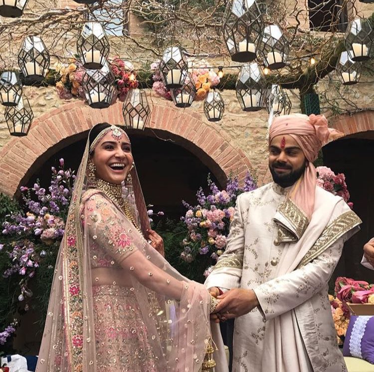 Bollywood congratulates Virat-Anushka