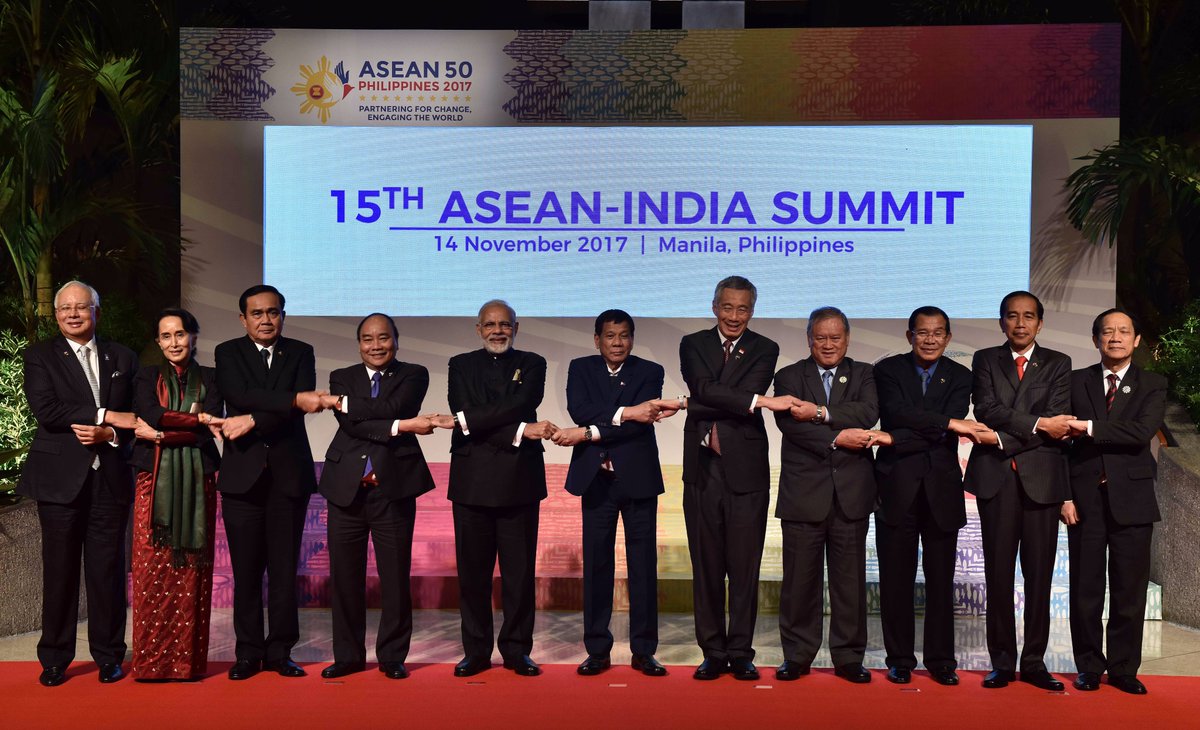 Indian PM Narendra Modi (5th from left) with the leaders of ASEAN at the 15th ASEAN-India Summit in Manila in November 2017. 