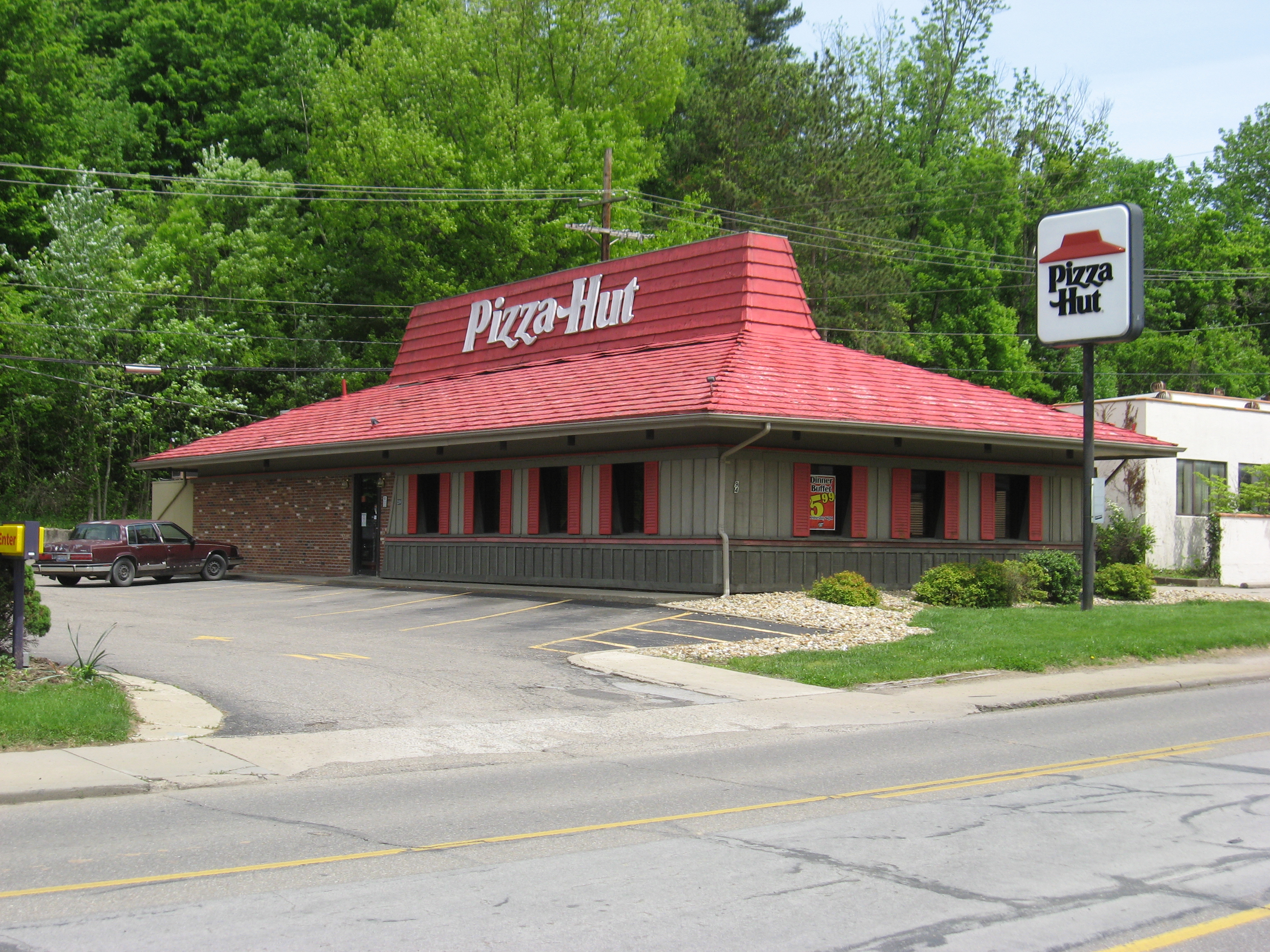 Pizza Hut offers USD10,000 reward for information on murder of Indian-American delivery man