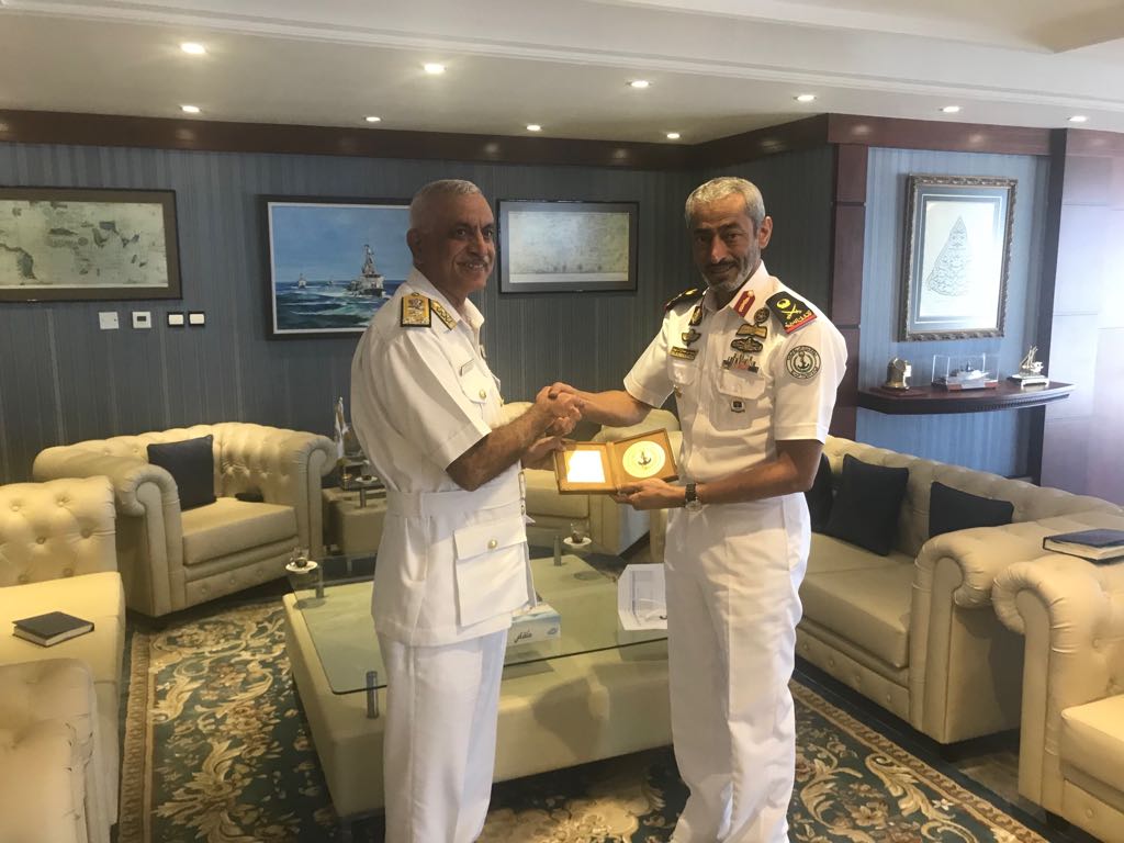 Admiral Girish Luthra FOC-in-C(W) called on Commander of of UAE Naval Forces Maj Gen Saeed bin Hamdan bin Mohammed Al Nahyan (Photo courtsey: Indian Ministry of Defence)