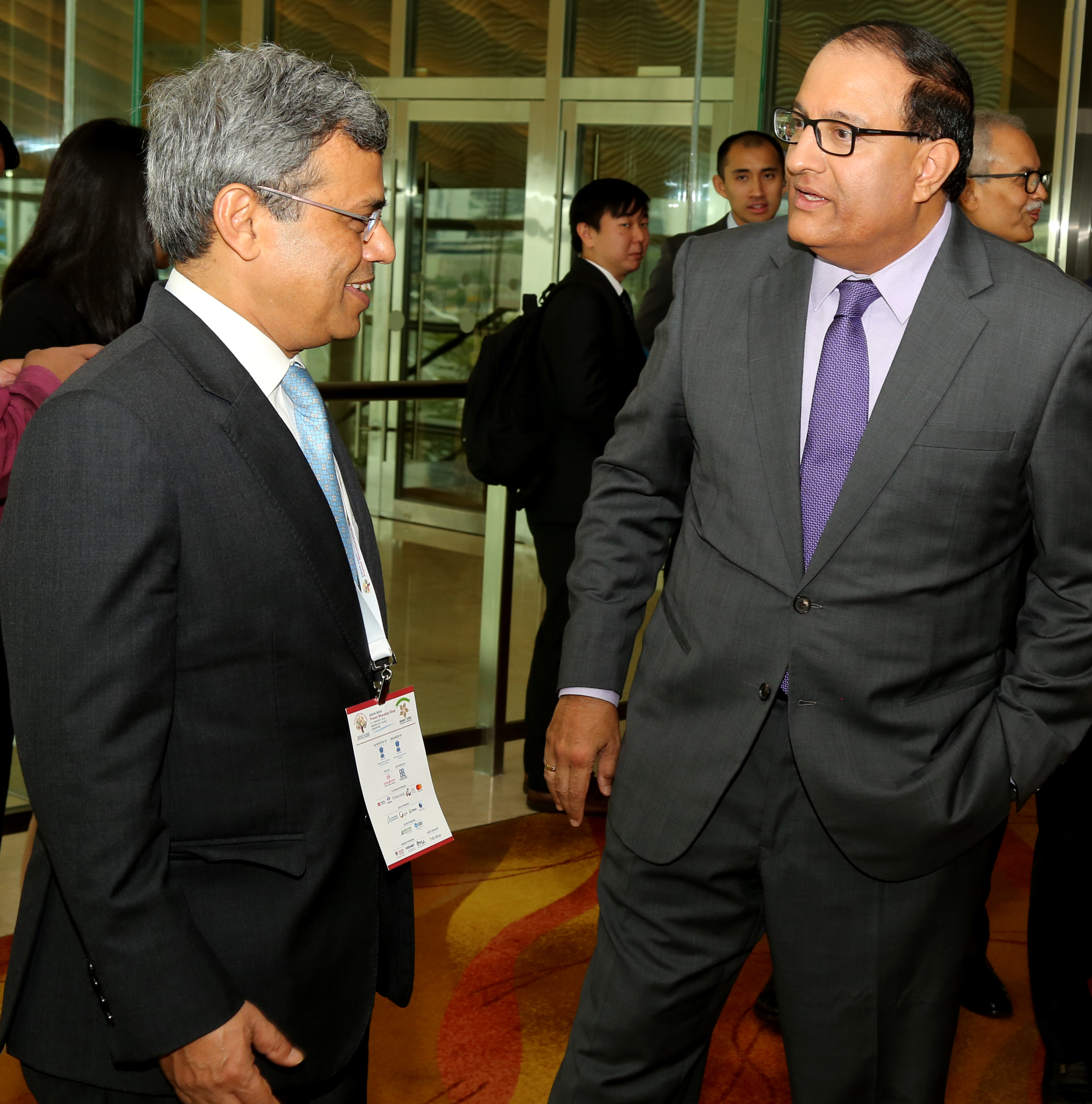 S Iswaran, Minister for Trade and Industry (left) with Jawed Ashraf, High Commissioner of India to Singapore at the ASEAN India Pravasi Bharatiya Divas