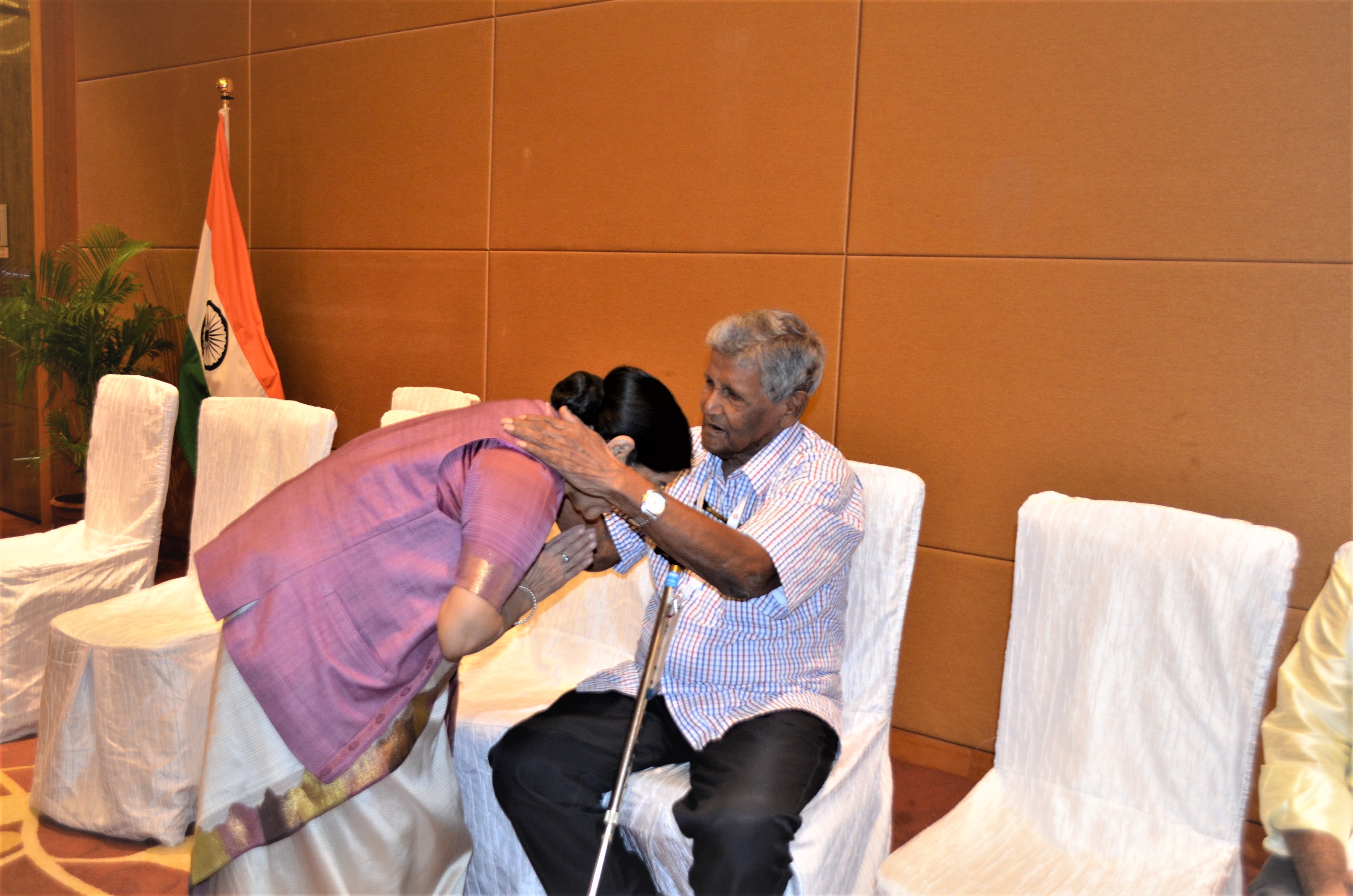 Sushma Swaraj greeting Indian National Army veteran at the ASEAN India PBD. 