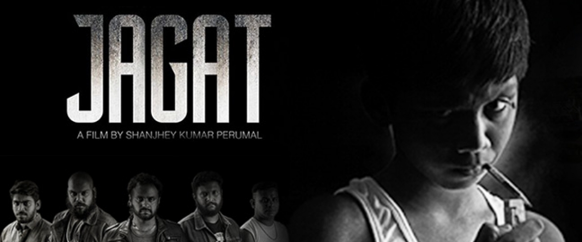 The story of the film follows a mischievous 12-year-old boy named Appoy and his relationships with his father, Maniam, and his uncles, former drug-addict Bala and local gangster Dorai.