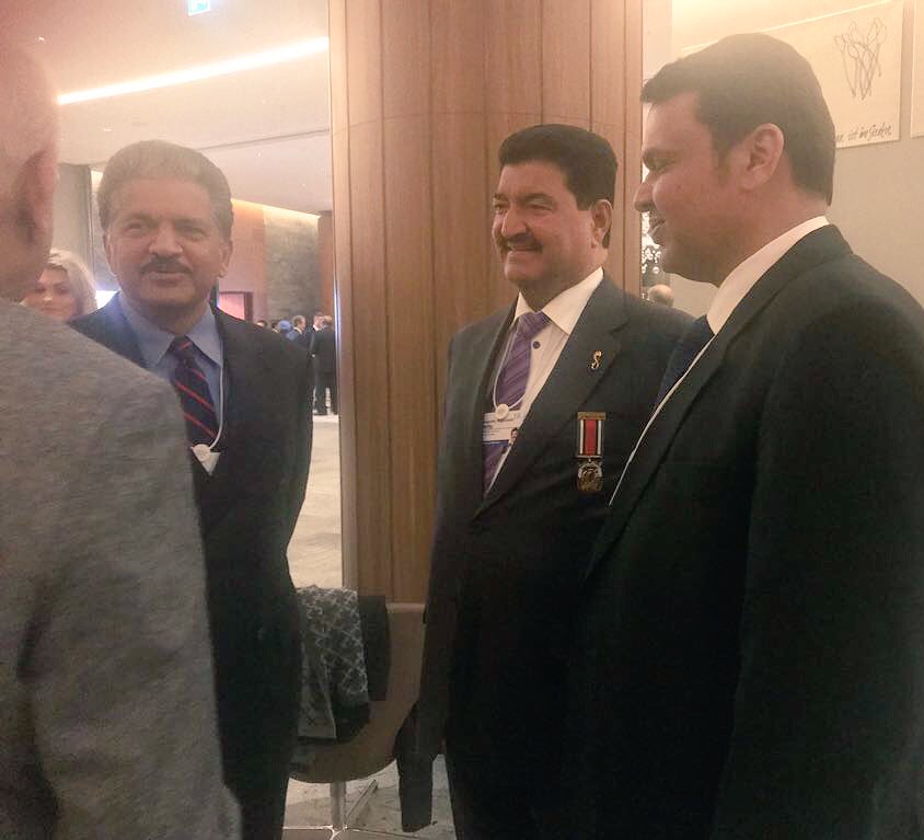 Chief Minister of Indian state of Maharashtra Devendra Fadnavis interacting with business leaders, CEOs and dignitaries at the welcome reception at Davos. Photo courtesy: Twitter@CMO Maharashtra