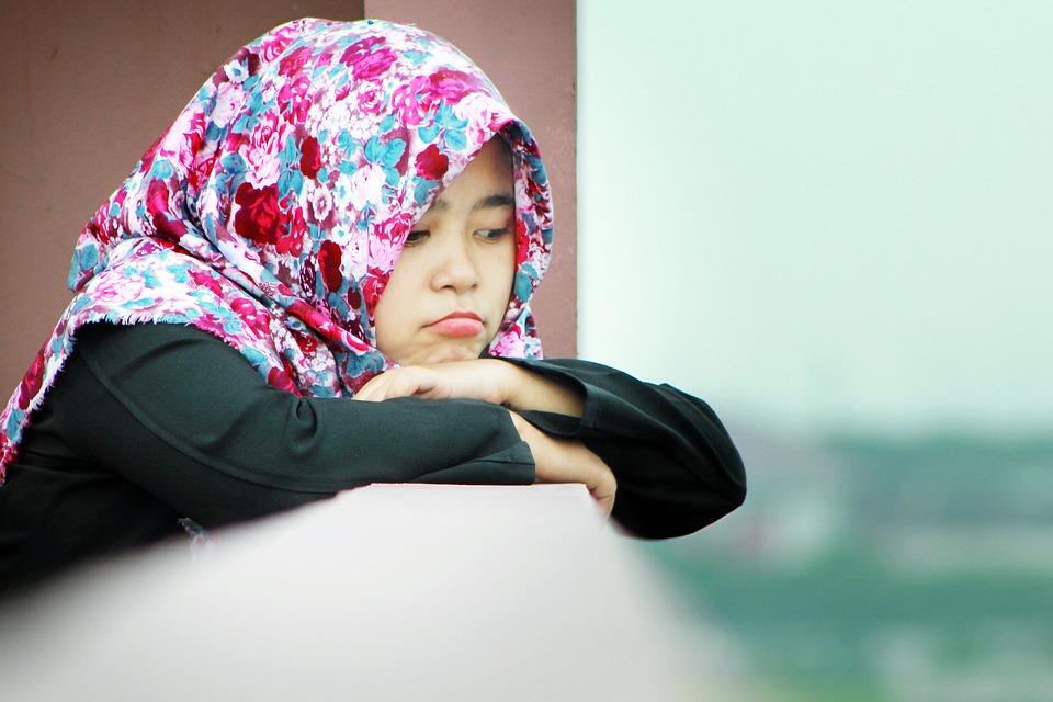The school, with a majority of pupils from Indian, Pakistani or Bangladeshi backgrounds, had earlier urged the UK government to issue clear guidelines on the issue of hijab-wearing