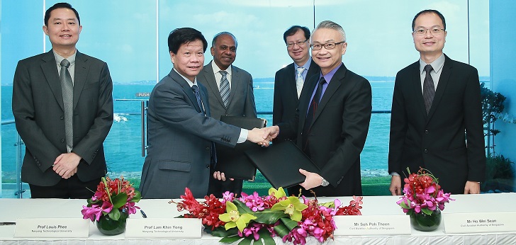 Soh Poh Theen, Deputy Director-General (Air Navigation Services), CAAS and Professor Lam Khin Yong, Vice-President (Research) of NTU Singapore 