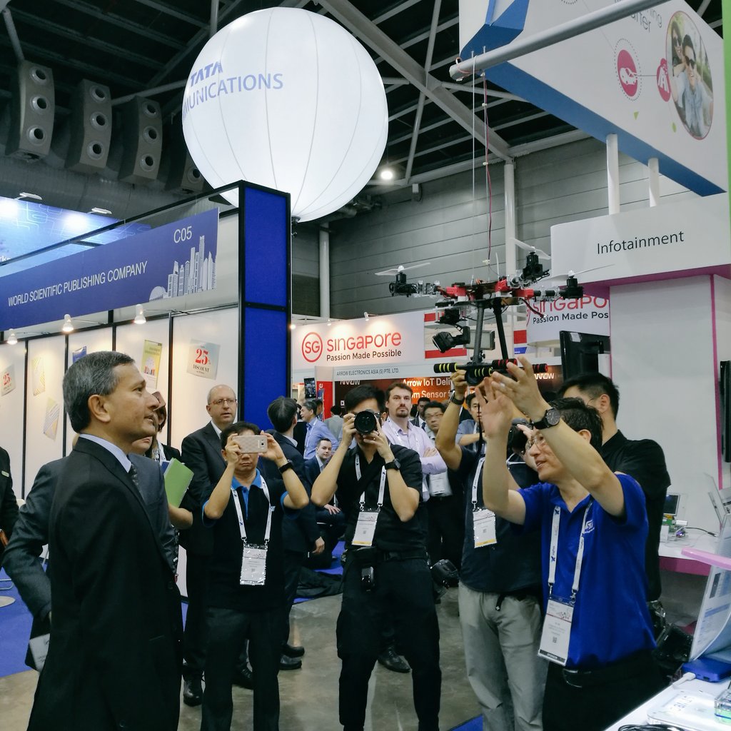 Dr Vivian Balakrishnan taking a look at one of the many innovative solutions on display at IoT Asia Conference.