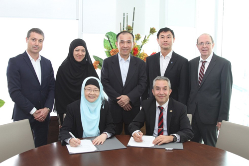 At the signing of the Memorandum of Understanding in Singapore. Photo courtesy: NanoBio Lab, A*STAR