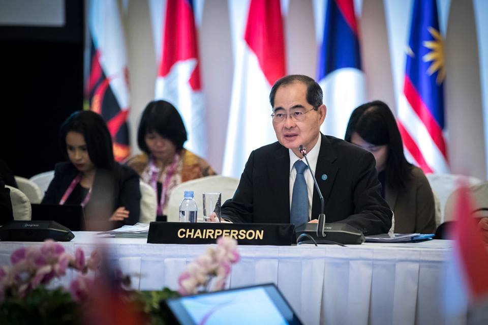 Lim Hng Kiang, Minister for Trade and Industry (Trade) delivering the opening remarks at the 16th ASEAN Economic Community (AEC) Council Meeting in Singapore today. 