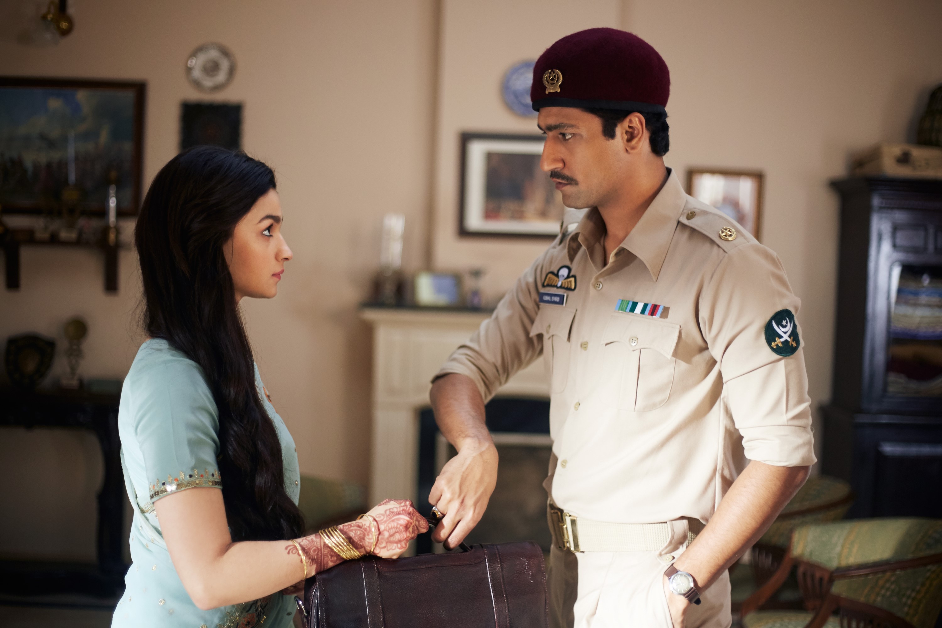 The story is about the journey of an ordinary Indian girl in extraordinary circumstances as war was becoming imminent between India and Pakistan then. 