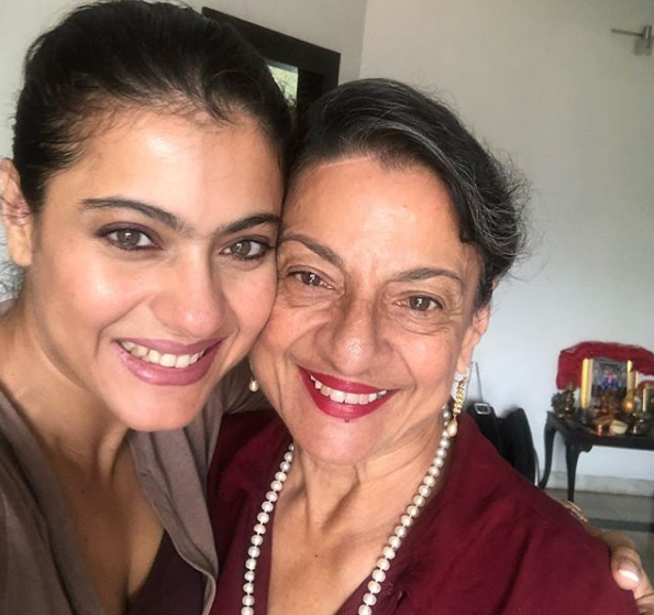 Kajol posted a picture with mother Tanuja.