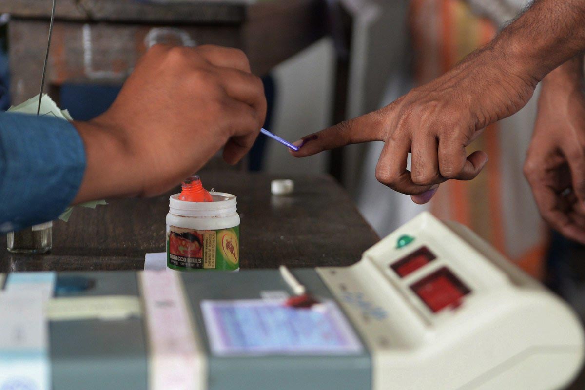 Indian Embassy of Oman has urged NRIs living in the country to register as overseas voters. 