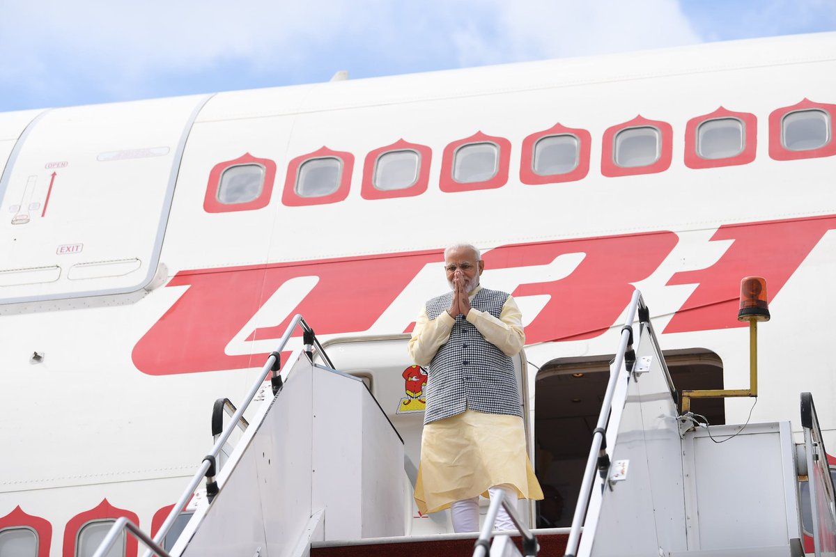Earlier, PM Modi landed in Kuala Lumpur in the morning on his second leg of his tour to South East Asian nations of Indonesia, Malaysia and Singapore. Photo courtesy: Twitter/@MEAIndia