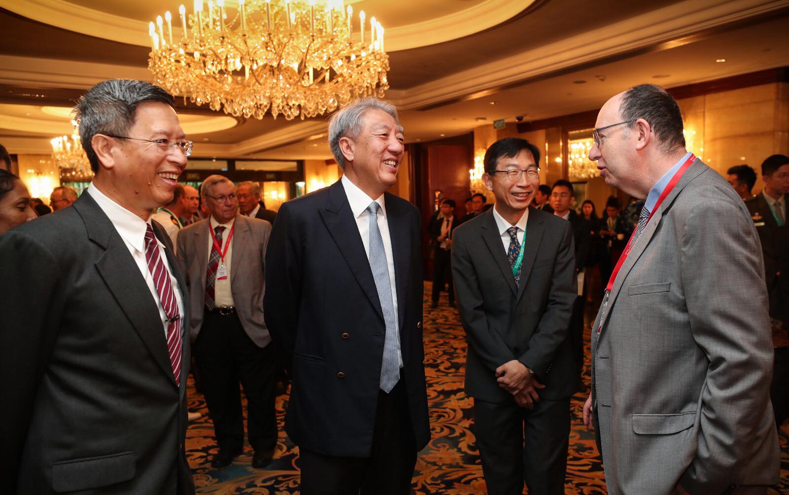 Deputy Prime Minister of Singapore Teo Chee Hean interacting with speakers and participants at the Singapore Defence Technology Summit.
