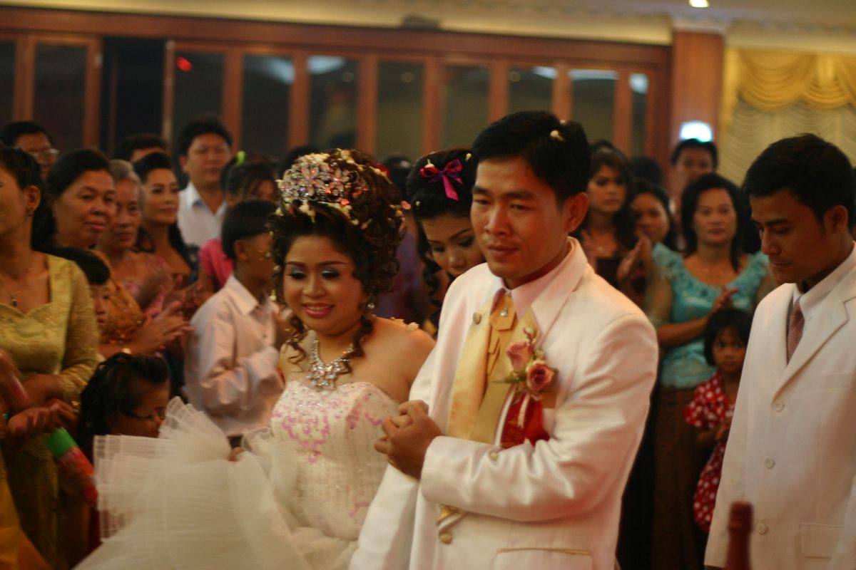 Marriages in Singapore totalled 28,212 in 2017, up 0.9 per cent up from the 27,971 in 2016. Photo courtesy: Wikipedia