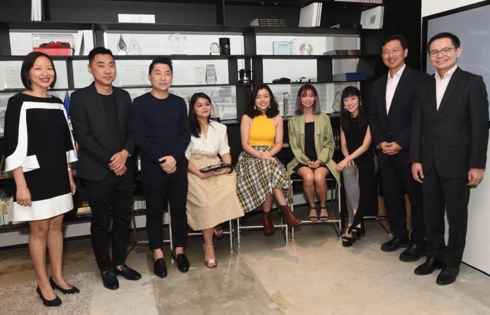 Ong Ye Kung, Education Minister of Singapore along with the staff of fashion brand Charles & Keith. Photo courtesy: Facebook page of Ong Ye Kung