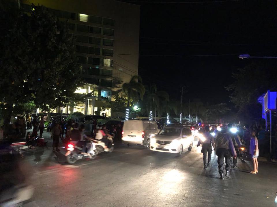 People living in the city of Mataram came out on the roads as a 6.9 earthquake hit Lombok island of Indonesia. Photo courtesy: Facebook page of Home Affairs Minister K Shanmugam 