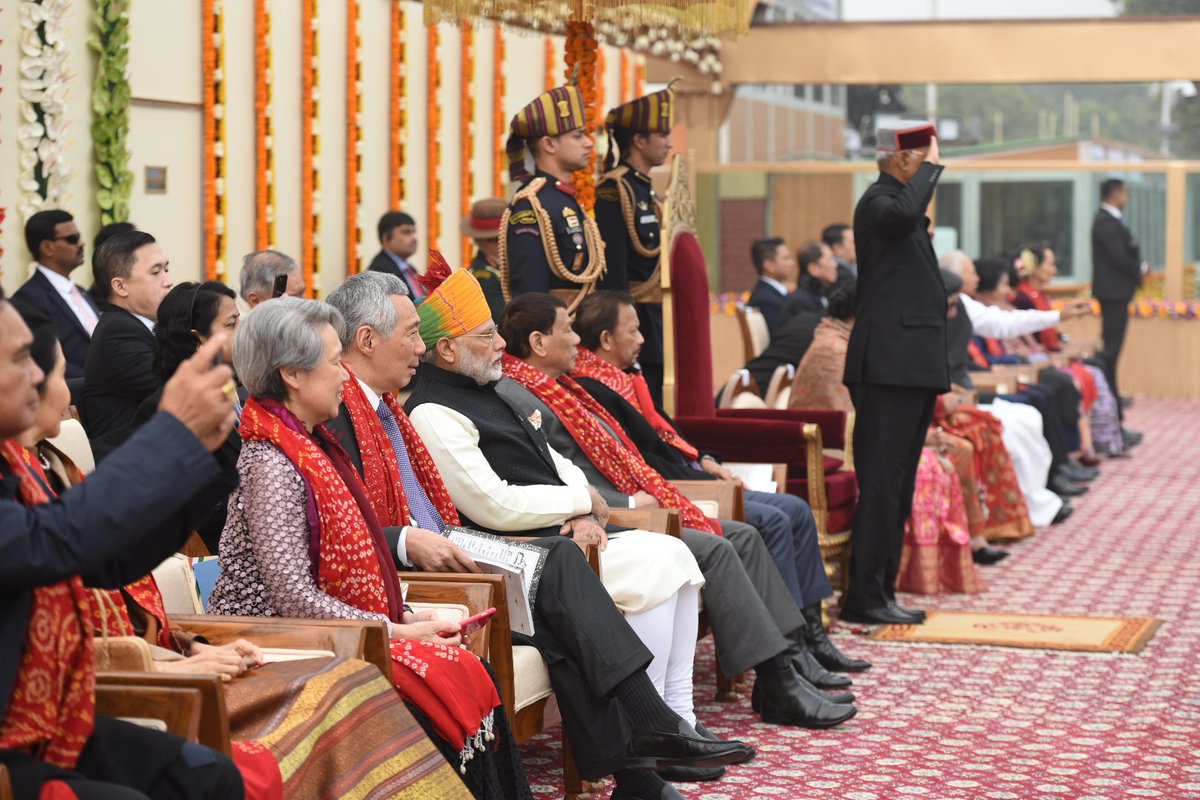 Indian PM Narendra Modi (wearing orange turban) with Singapore PM Lee Hsien Loong (to his left) and other ASEAN premiers during the Republic Day 2018 Parade. Photo courtesy: Twitter/@narendramodi
