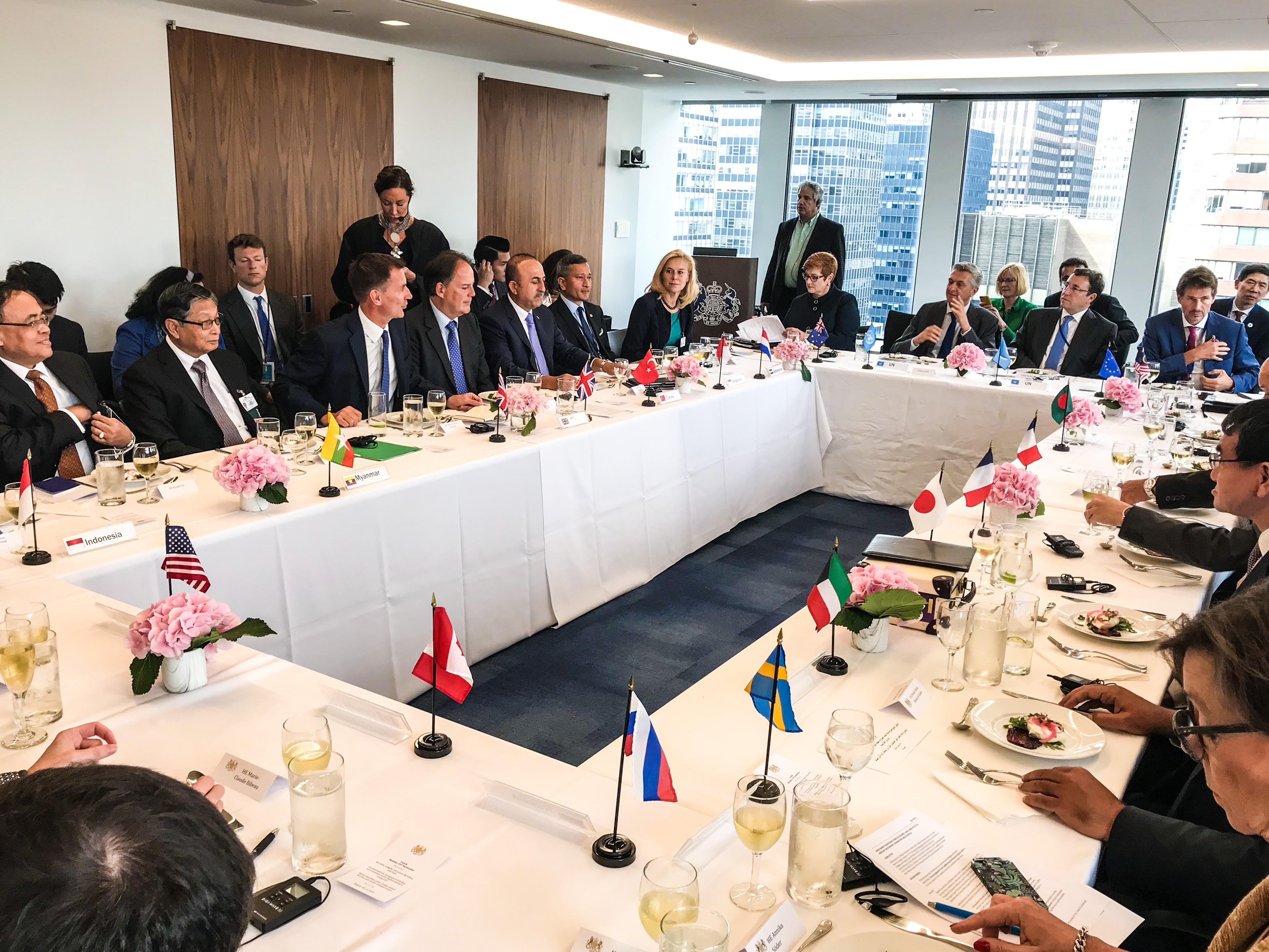 Minister for Foreign Affairs Vivian Balakrishnan attends a working lunch hosted by UK Secretary of State for Foreign and Commonwealth Affairs Jeremy Hunt and French Minister for Europe and Foreign Affairs Jean-Yves Le Drian to discuss the situation in Rakhine State. Photo courtesy: MFA