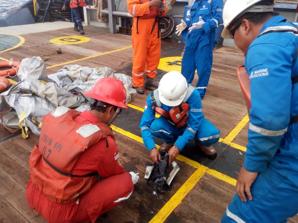 Rescue team members found the debris of Lion Air flight JT610.