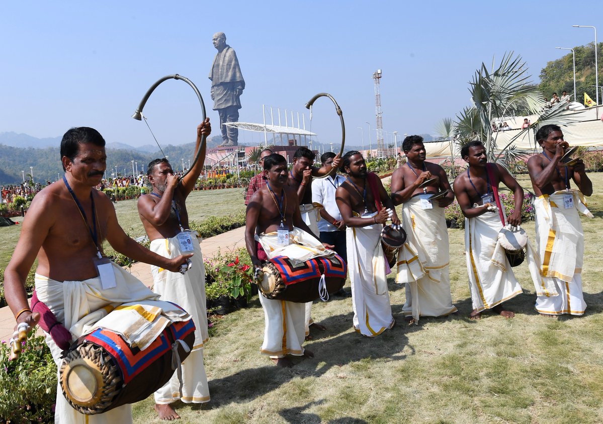 Artistsm performing during inaugural ceremony of statute of Sardar Vallabhbhai Patel in Gujarat (Photo courtesy: Narendra Modi, Twitter