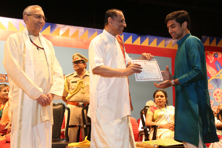 Vishaal Sapuram being felicitated at the Music Academy Award. Photo courtesy: navachitravina.com 