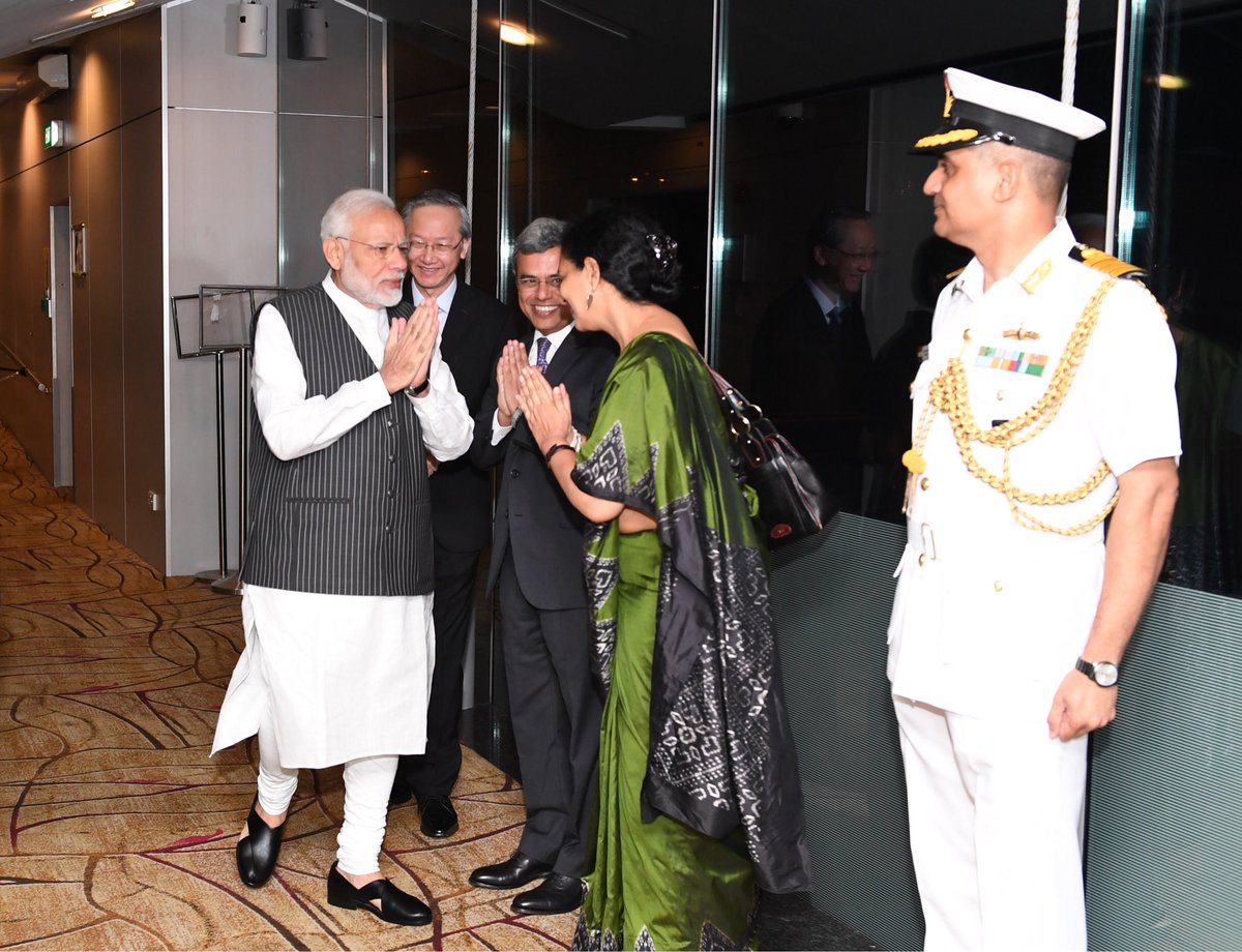 Indian High Commissioner to Singapore Jawed Ashraf welcoming Prime Minister Narendra Modi on his arrival to Singapore (Photo courtesy: Indian High Commission, Singapore