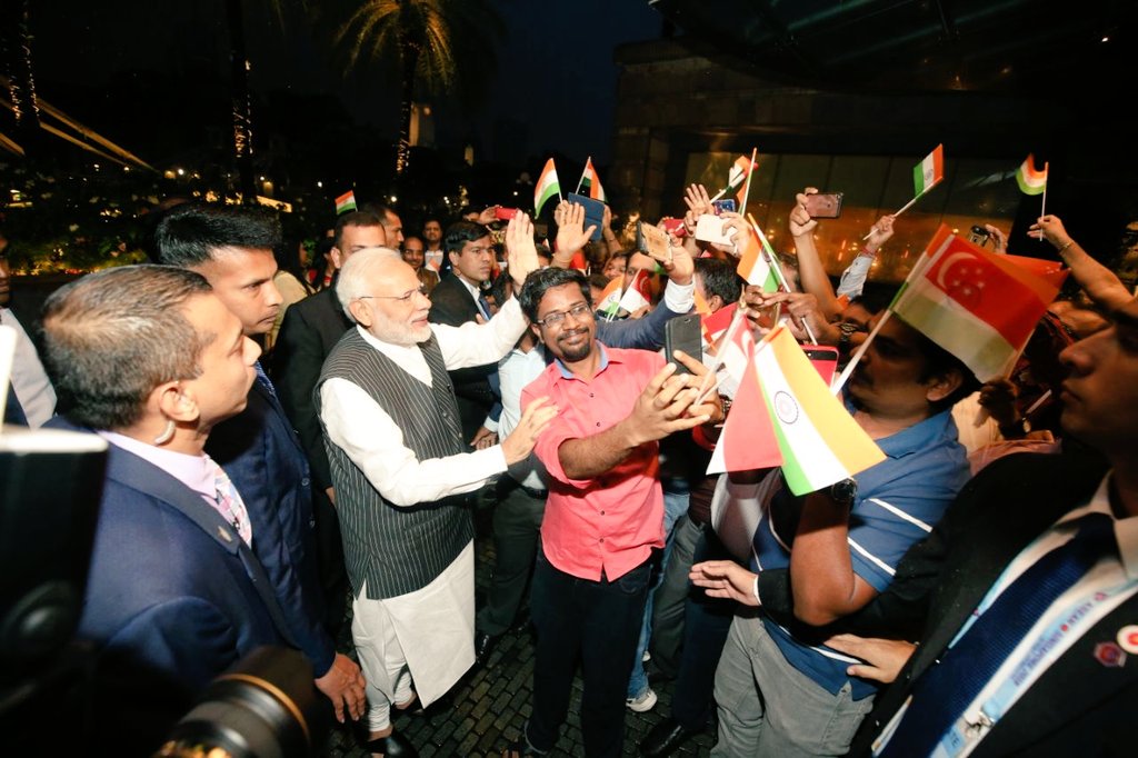 Members of Indian diaspora accorded a huge welcome to Indian Prime Minister Narendra Modi on his arrival in Singapore. Photo courtesy: Twitter@/MEAIndia 