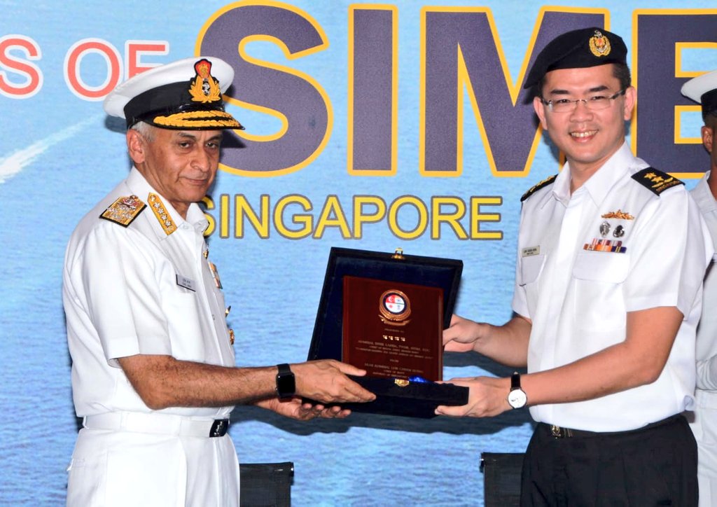 Indian Navy chief Admiral Sunil Lanba, and Rear Admiral Lew Chuen Hong, Chief of Republic of Singapore Navy at Silver Jubilee Commemoration Ceremony to mark 25th edition of of SIMBEX onboard INS Sahyadri at Vizag (Photo courtesy: Indian Ministry of Defence