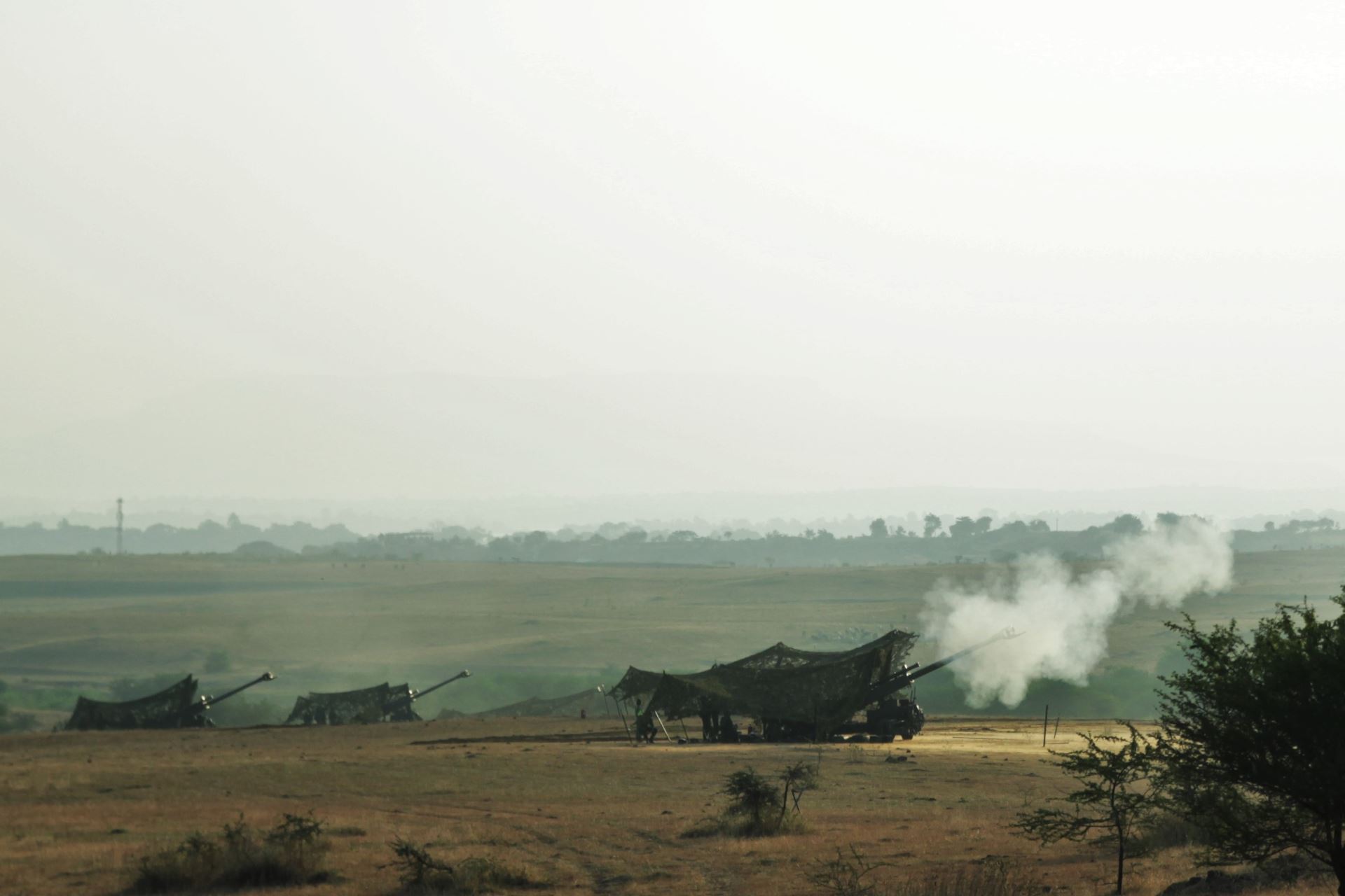 Singapore Light Weight Howitzers of Singapore Armed Forces firing off in a joint live-firing with the Indian Army at Exercise Agni Warrior 2018. (Photo courtesy: Ministry of Defence, Singapore