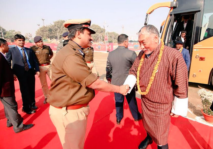An envoy being welcomed on arrival to the Kumbh site.  Photo courtesy: U.P. Government