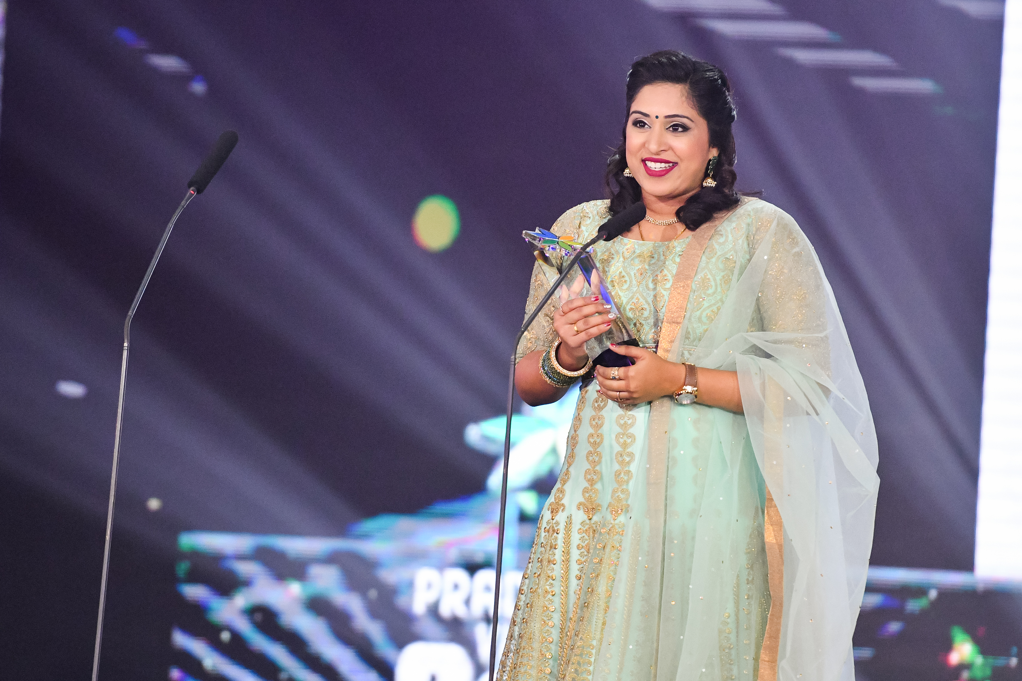 Best Host (Info-ed) Elakeyaa. Photo courtesy: Vasantham