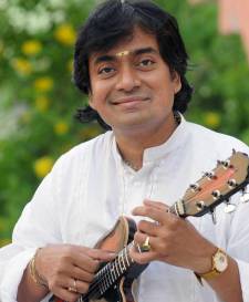Late Padmashri U. Shrinivas introduced the Mandolin to Classical Carnatic Music. Photo courtesy: Arte Compass