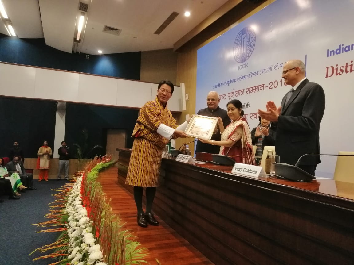Lyonpo Damcho Dorji from Bhutan being confered the ICCR Distinguished Alumni Award by External Affairs Minister Sushma Swaraj along with ICCR President Dr. Vinay Sahasrabuddhe, Foreign Secretary Vijay Gokhle and Director General Riva Ganguly Das at a ceremony in C.B. Muthamma Hall, Jawaharlal Nehru Bhavan, New Delhi. Photo courtesy: ICCR