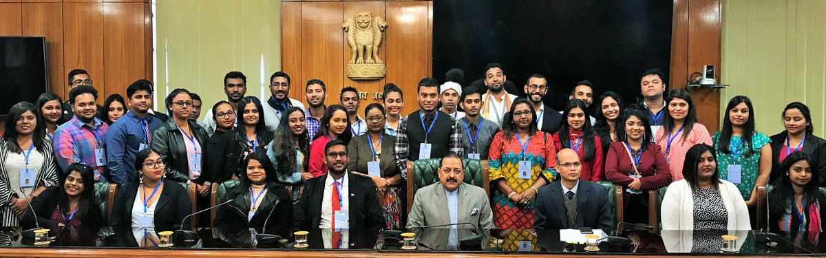 Jitendra Singh, Minister of State for Personnel, Public Grievances and Pensions along with the group of 40 Indian-origin youth. Photo courtesy: Twitter@DrJitendraSingh