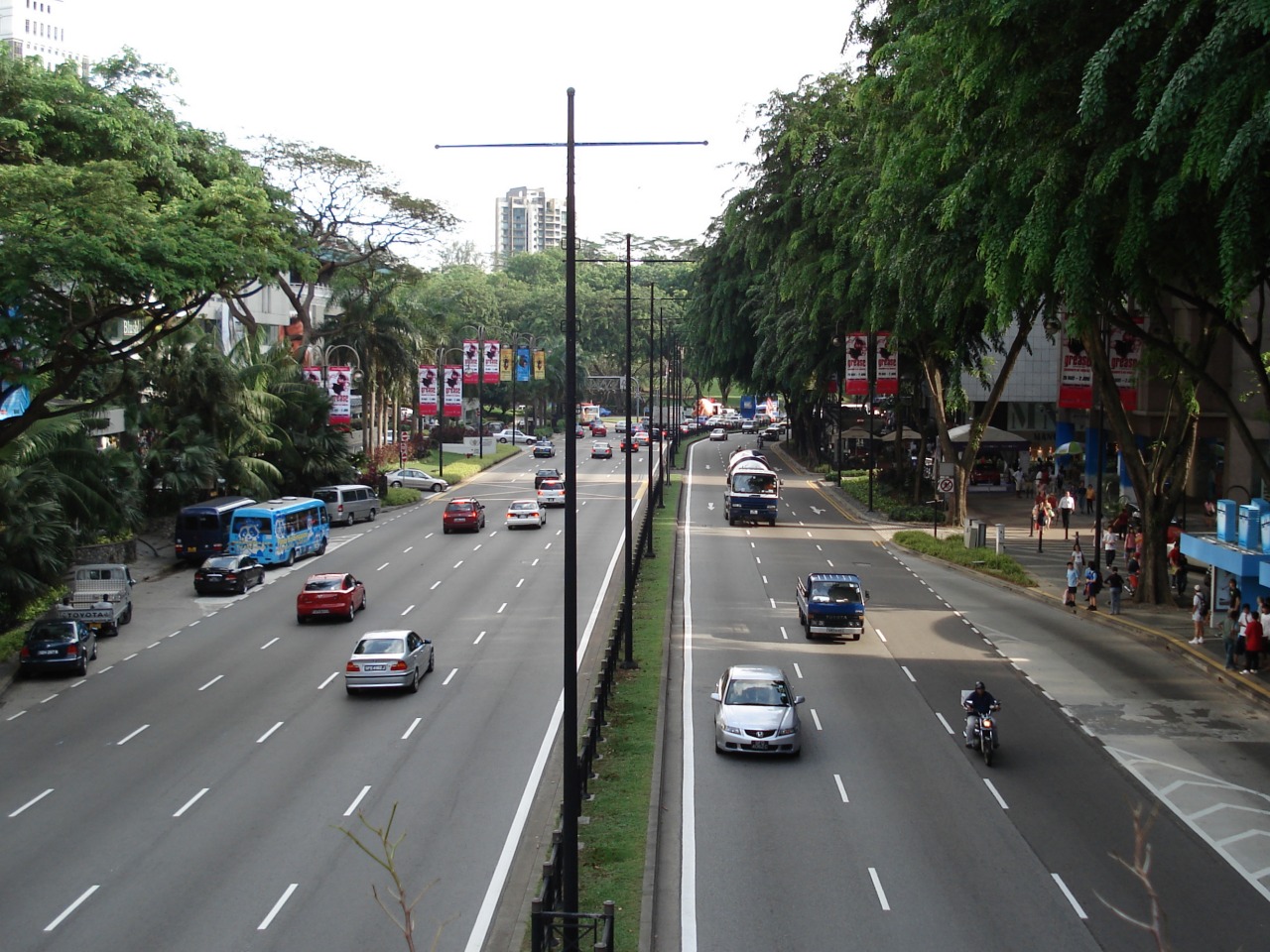 Ministry of Home Affairs of Singapore has raised fines for road traffic offences for motorists, pedestrians and cyclists effective from April 1. Photo courtesy: Wikimedia