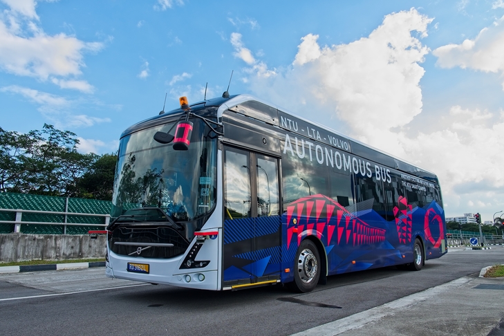    Nanyang Technological University and Volvo Buses launched the world’s first full size, autonomous electric bus in Singapore today. Photo courtesy: NTU 
